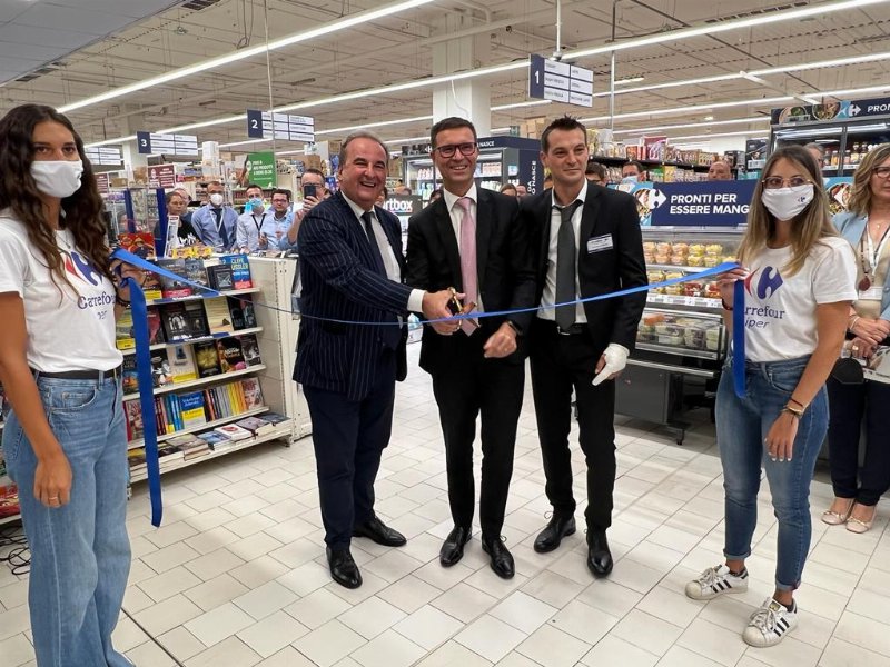 A Torino Carrefour rifà il look al pdv di corso Turati, aspettando il superstore Esselunga