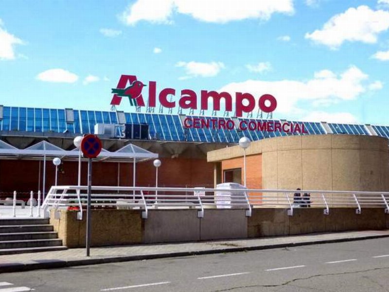 Auchan raddoppia in Spagna. Acquisiti 235 supermercati per 180 mila mq