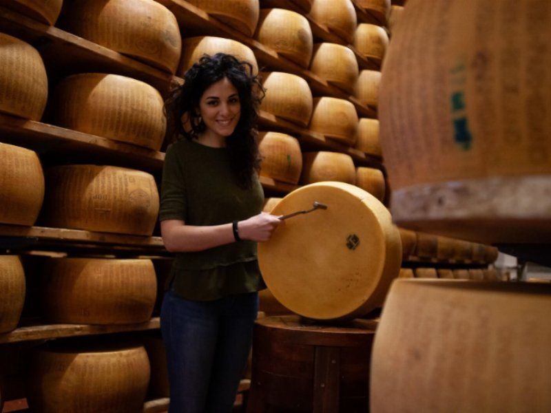 Caseifici Aperti: torna l’appuntamento per scoprire i segreti del Parmigiano Reggiano dop