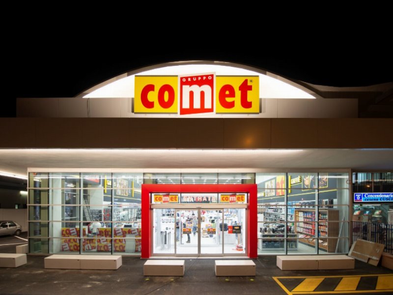 Comet inaugura uno store a Cesena