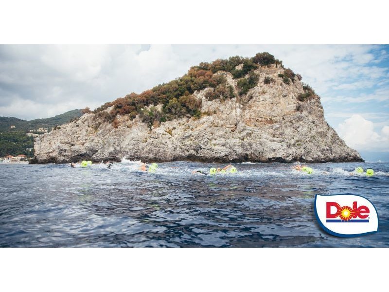 Dole italia è partner di Swimtheisland golfo dell’isola