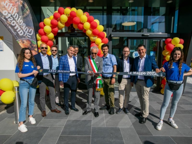 Lidl cambia sede e si presenta con un nuovo look ad Ancona