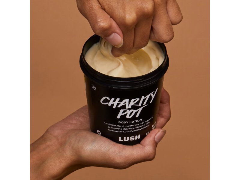 Lush celebra i primi 15 anni di Charity Pot