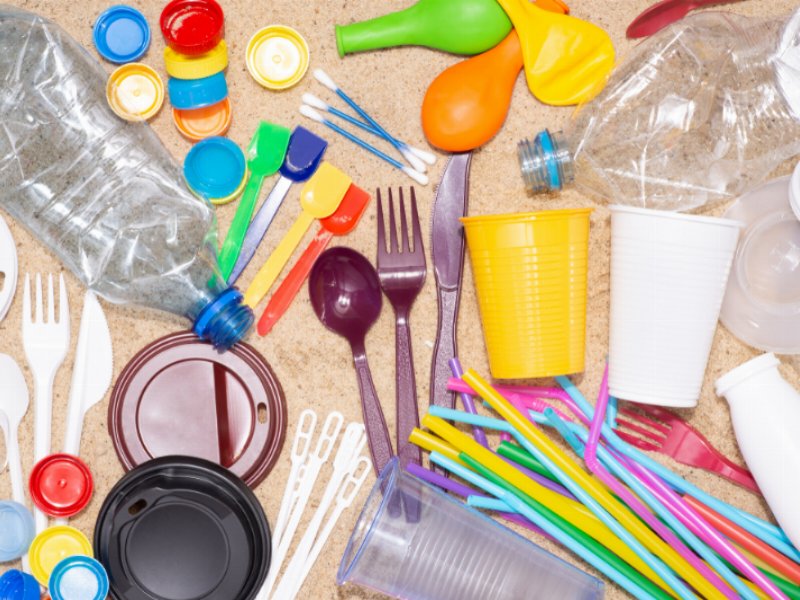 Plastica monouso: già abbandonata da 1 italiano su 4