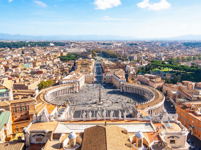 Quel mall all'ombra di San Pietro che non piace ai benpensanti