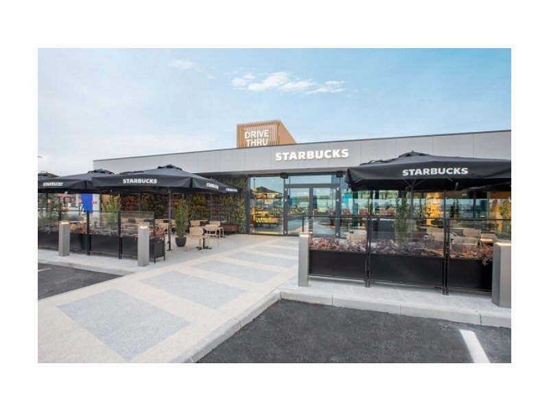 Starbucks apre il suo primo drive thru in Italia