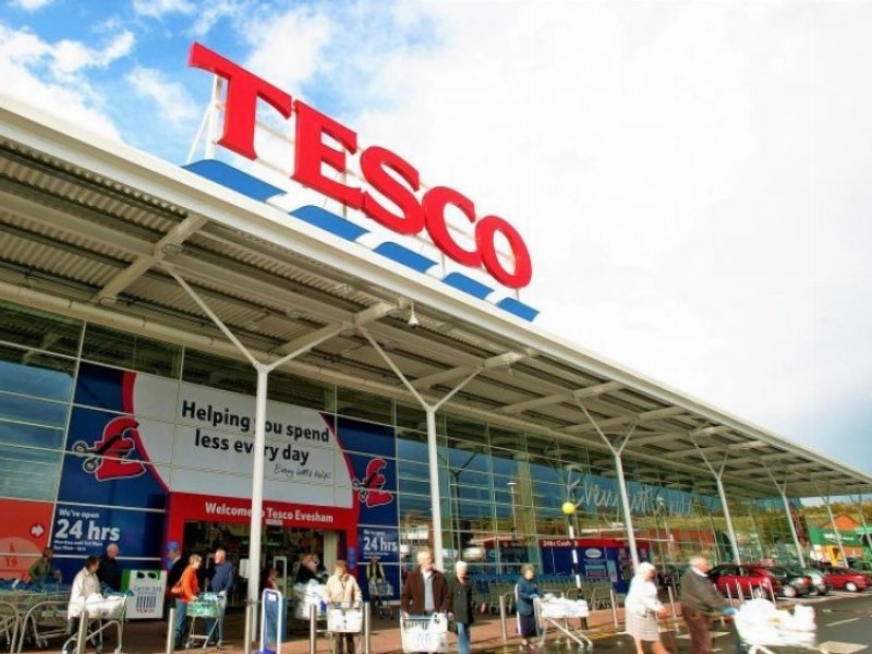 Tesco batte i concorrenti nel periodo natalizio