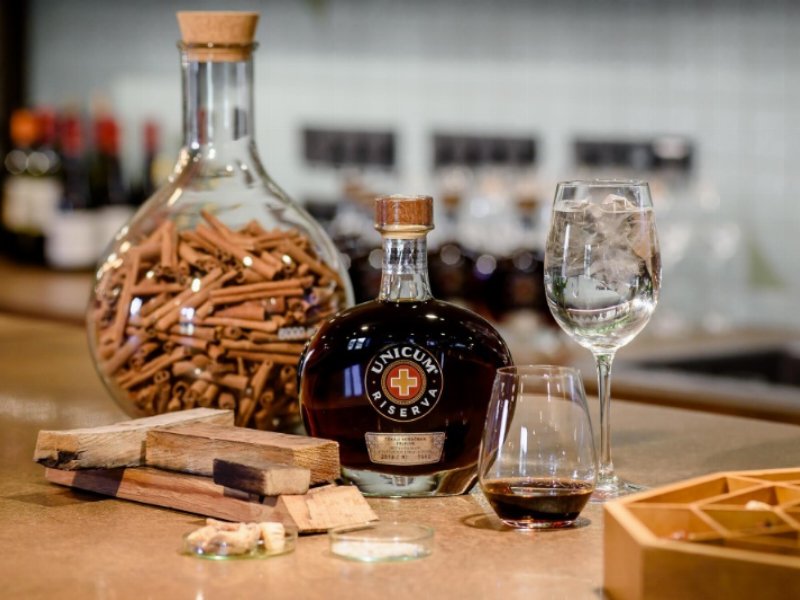 Unicum Riserva arriva nei grandi ristoranti, nei cocktail bar e nelle migliori enoteche