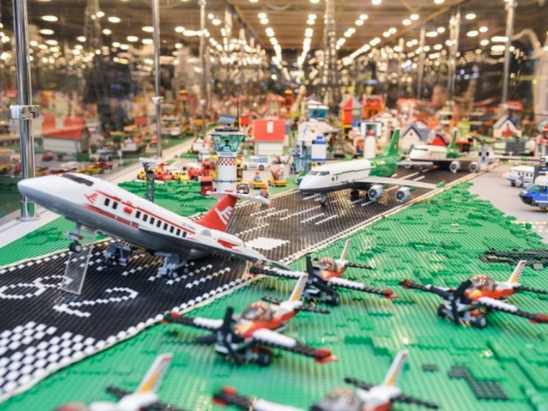 A Oriocenter mattoncini Lego in mostra