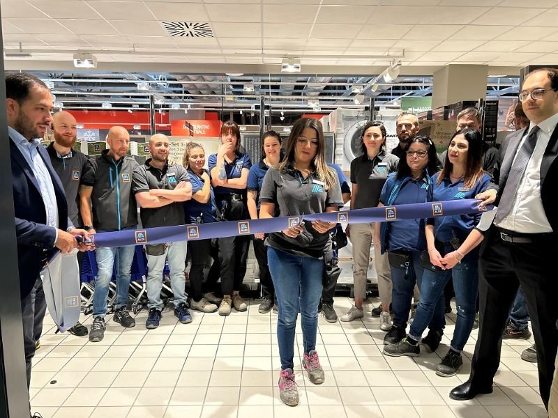 Aldi inaugura il sesto negozio a Bologna