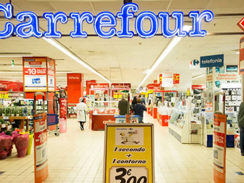 Carrefour: arriva l'AIutante di Babbo Natale