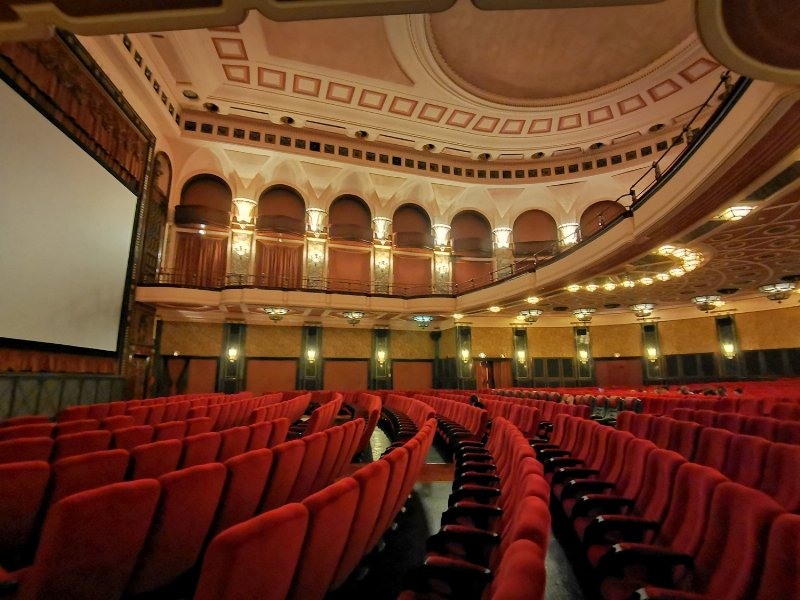 Chiude l'Odeon di Milano Duomo e arrivano 5 mila mq di retail e uffici