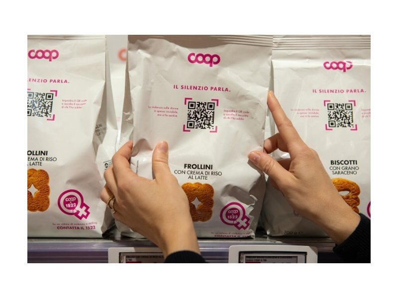 Coop: i pack dei biscotti a marchio sostengono le donne