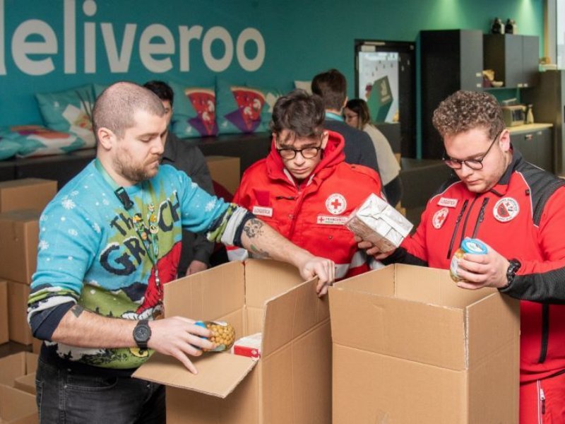 Deliveroo e Croce rossa Italiana: 1 milione di pasti per le persone bisognose