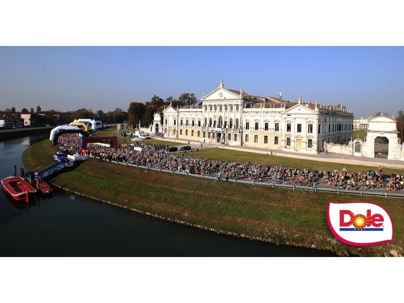 Dole Italia official supplier di Venice Marathon 2023