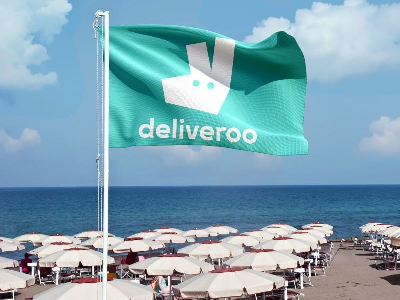 Estate: Deliveroo assegna per il secondo anno la “bandiera Teal” alle localita’ di mare