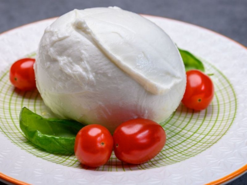 Mozzarella di bufala campana controcorrente: nel 2022 vendite +3,8%. Export +9%