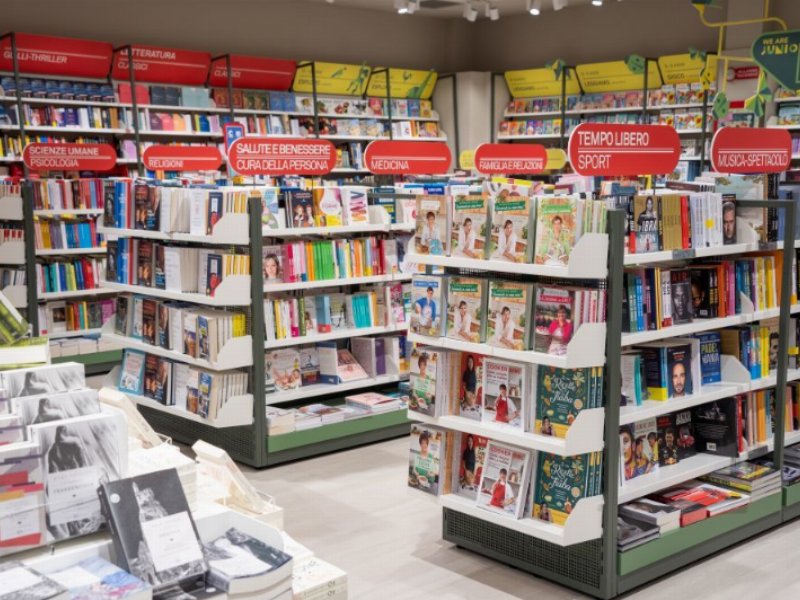 Nuovo look per il Mondadori Bookstore di Fiumicino