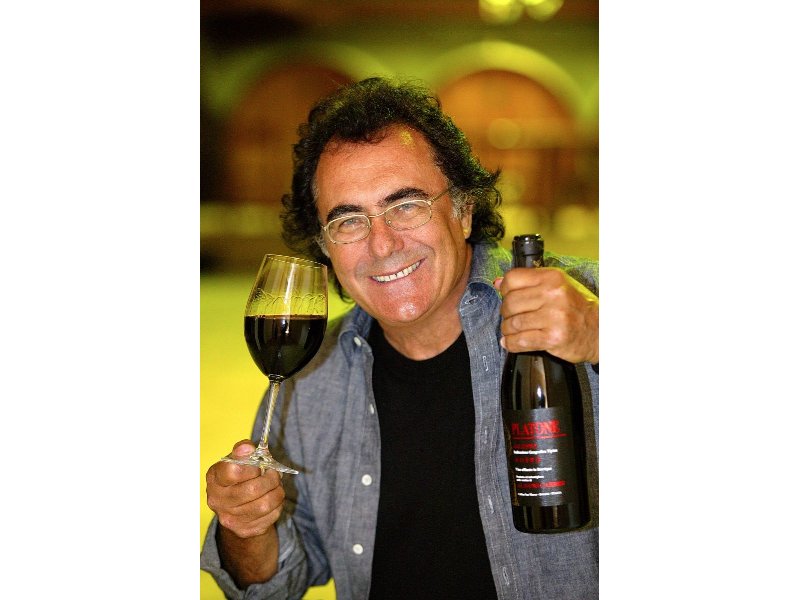 Md Bitonto: oggi il "firma vini" di Al Bano