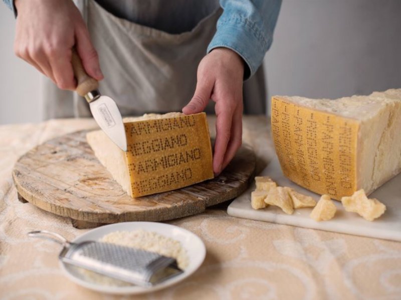 Parmigiano Reggiano e Grana Padano ancora insieme contro le pratiche ingannevoli