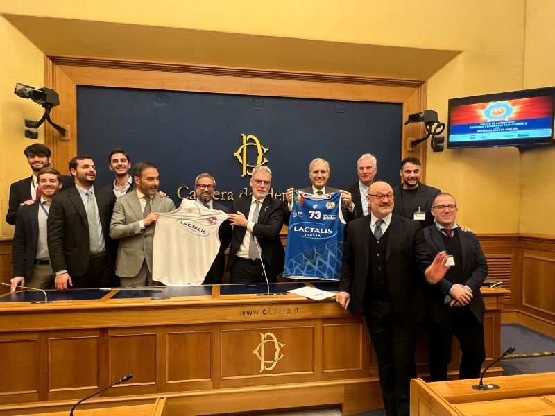 Partita della solidarietà: in campo Nazionale Parlamento Pallacanestro e Nazionale Basket over 65