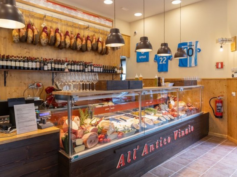 Prima apertura a Napoli e in Campania di All’Antico Vinaio