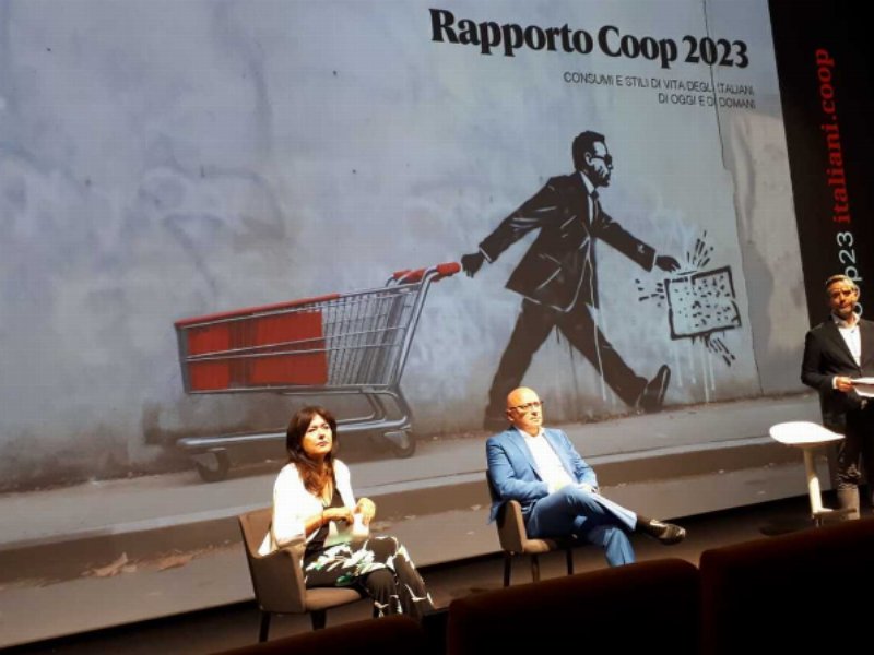 Rapporto Coop, consumi ancora in calo. Latini: intesa con l’Idm contro i discount