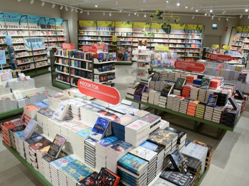 Un nuovo Mondadori Bookstore anima il quartiere di via Salaria a Roma