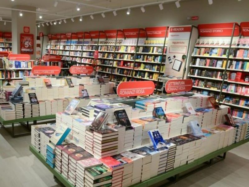 Un nuovo Mondadori Bookstore apre nella località turistica laziale di Scauri