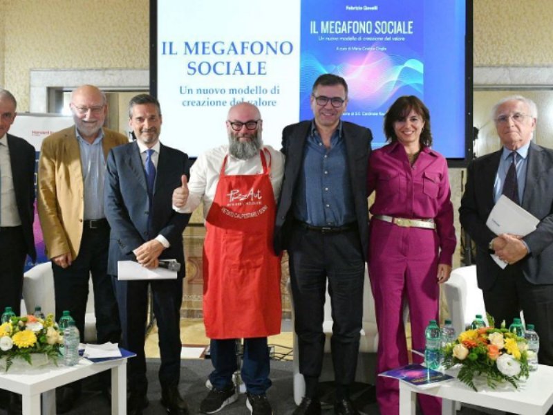 Danone presenta il volume  “Il megafono sociale”