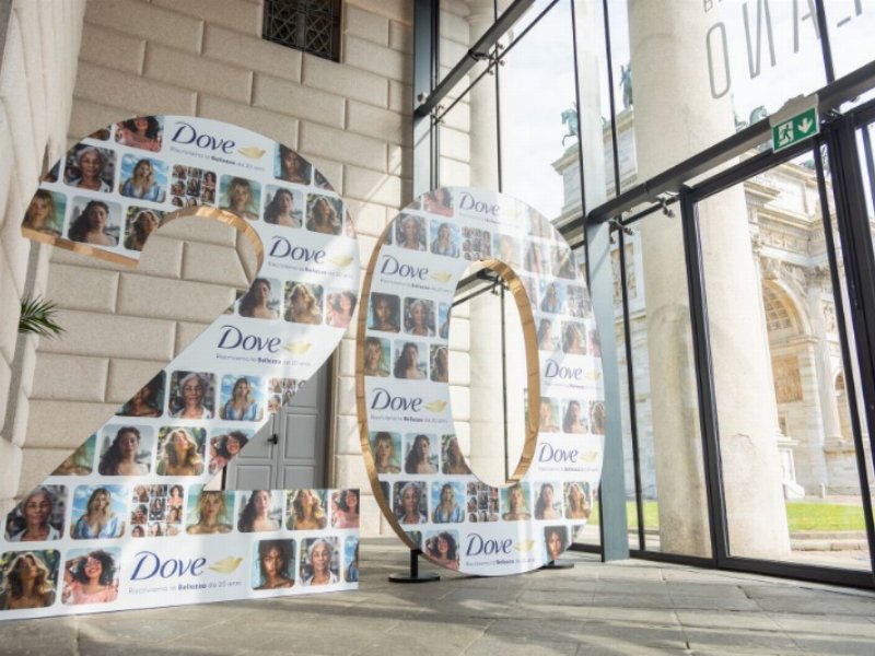 Dove lancia la nuova campagna “The Code”