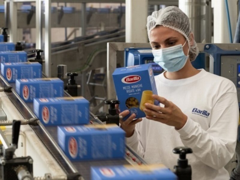 Industria alimentare, aumento di 280 euro e taglio dell’orario di lavoro di 4 ore