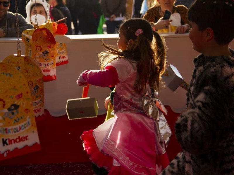 Kinder si prepara a un carnevale itinerante