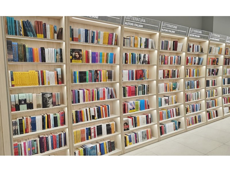 Mondadori Bookstore | MA apre a Roma