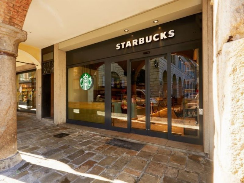 Starbucks inaugura a Padova il terzo store in Veneto