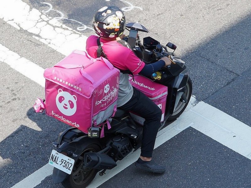 Uber compra Foodpanda ed entra nel capitale di Delivery Hero