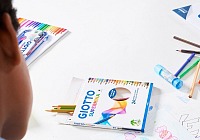 Fila sostiene la ricerca pediatrica e porta i colori Giotto in reparto