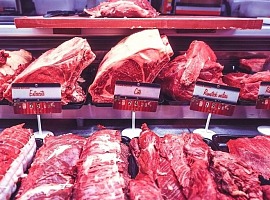 Carne bovina, prezzi caldi. Nel carrello meno salumi e più pollame