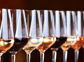 Vino, cambiano le occasioni di consumo e cresce l'interesse per il no/low alcohol