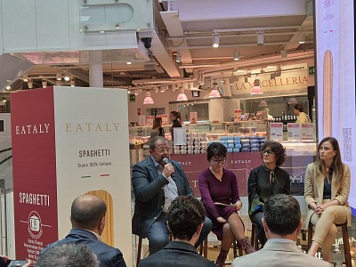Eataly lancia la pasta di filiera sostenibile. Cresce la marca privata