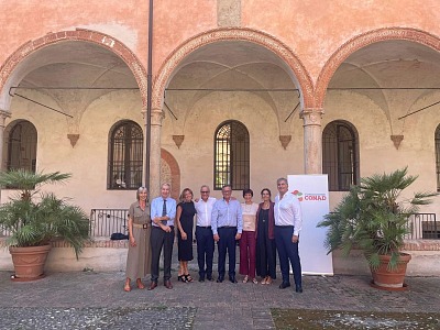 Fondazione Conad Ets premia gli studenti universitari per il concorso "Retail 4 Impact" Fondazione Conad Ets premia gli studenti universitari per il concorso "Retail 4 Impact"