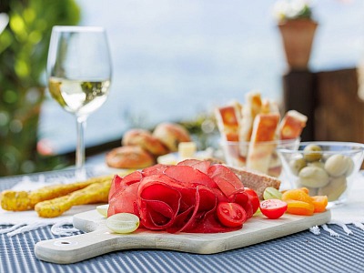 Bresaola della Valtellina in allarme: dal 3 settembre stop alle carni brasiliane