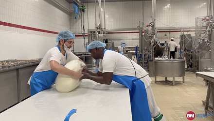 Video: Auricchio apre le porte dello stabilimento di Pieve San Giacomo (Cr)