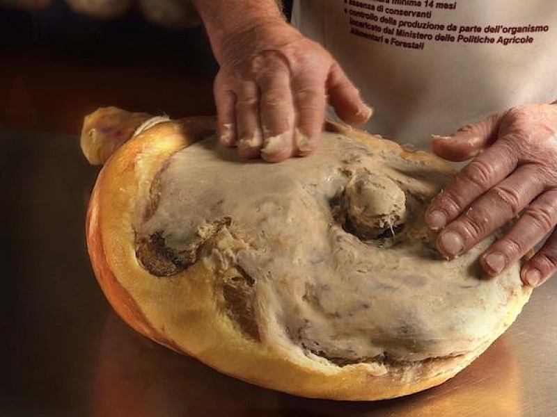 Prosciutto di Modena Dop, vendite -28%, preaffettato +6,5%