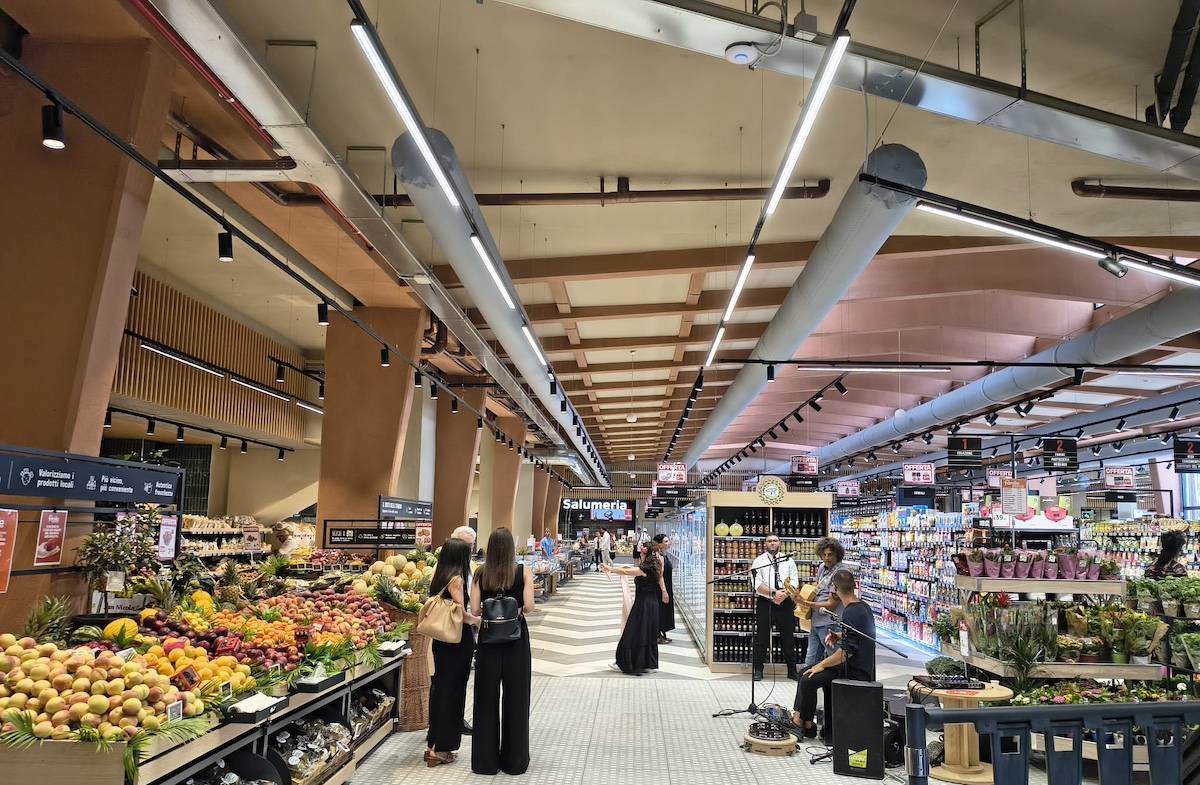 Imoon_illumina_il_supermercato_Famila_Piazza_Marina_di_Palermo1__original