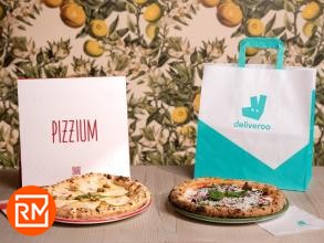 Pizzium, accordo in esclusiva con Deliveroo per il food delivery