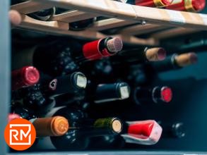 Il vino fuoricasa: conservazione e servizio, tra temperatura e tappo