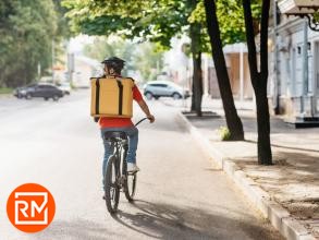 Food delivery e lavoro, un'estate tra caldo e lotta al caporalato