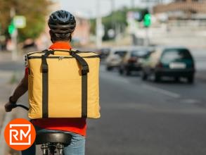 Glovo a Milano e Torino sotto la lente della giustizia: addio Italia?