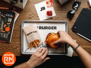 Joe Bastianich lancia JB Burger con Bun Burger al Fiordaliso